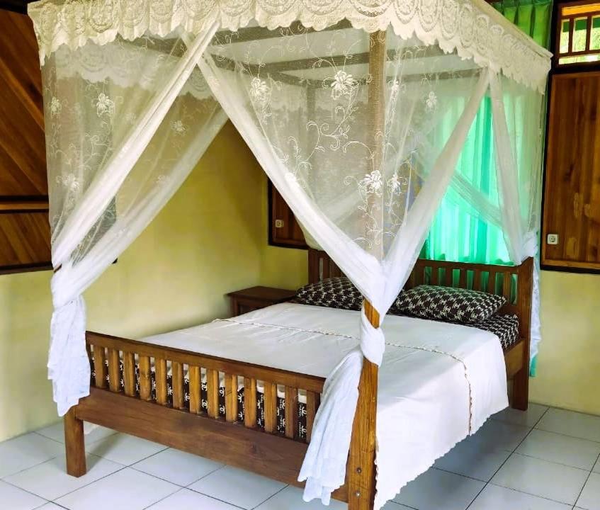Bunaken Sea Garden Resort Exteriör bild